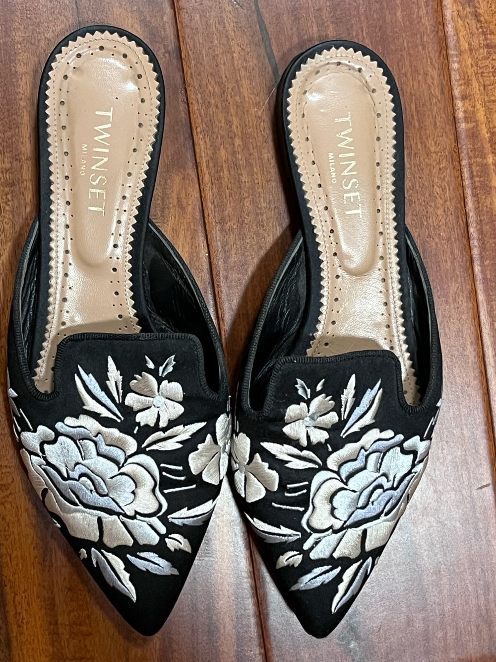 Twin-Set Black Pointed Slip-On Flats with White Floral Embroidery